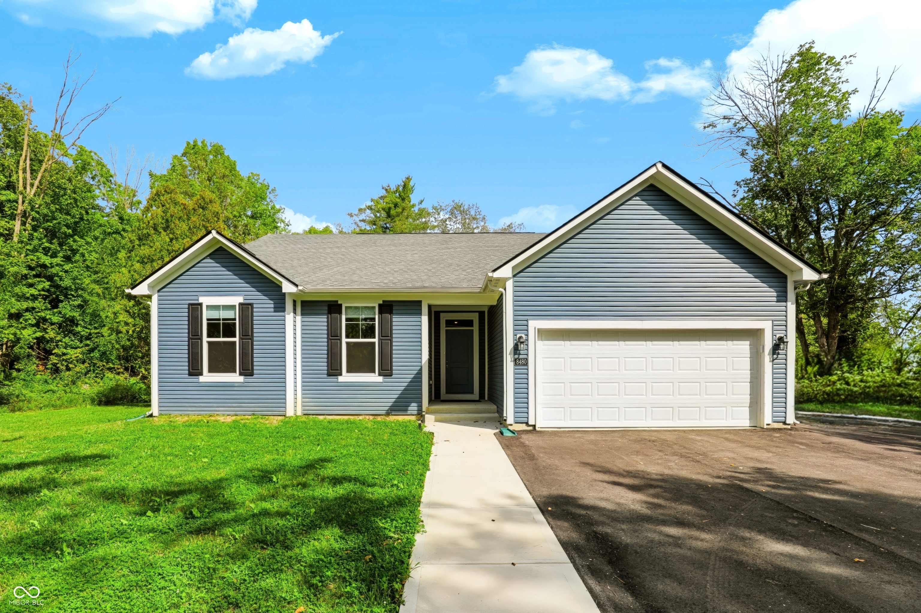 Photo 2 of Sale Pending at 8480 E 100 South, Zionsville, IN 46077 | MLS# 22125670 | Listing updated on 2026-09-21