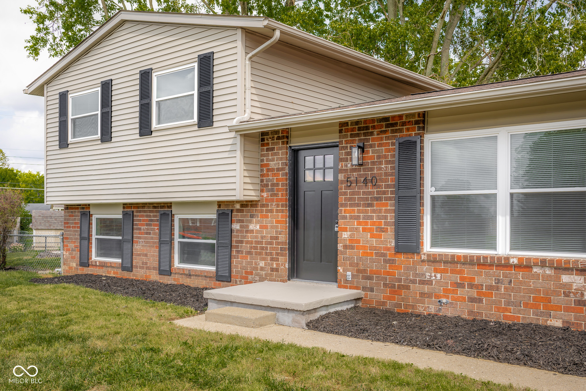 Photo 4 of Single family home for sale at 5140 Flintwood Ct, Columbus, IN 47203 | MLS# 22125869 | Listing updated on 2026-09-21