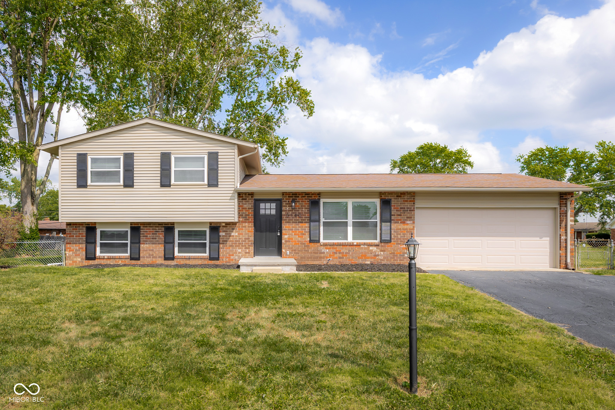 Photo 1 of Single family home for sale at 5140 Flintwood Ct, Columbus, IN 47203 | MLS# 22125869 | Listing updated on 2026-09-21