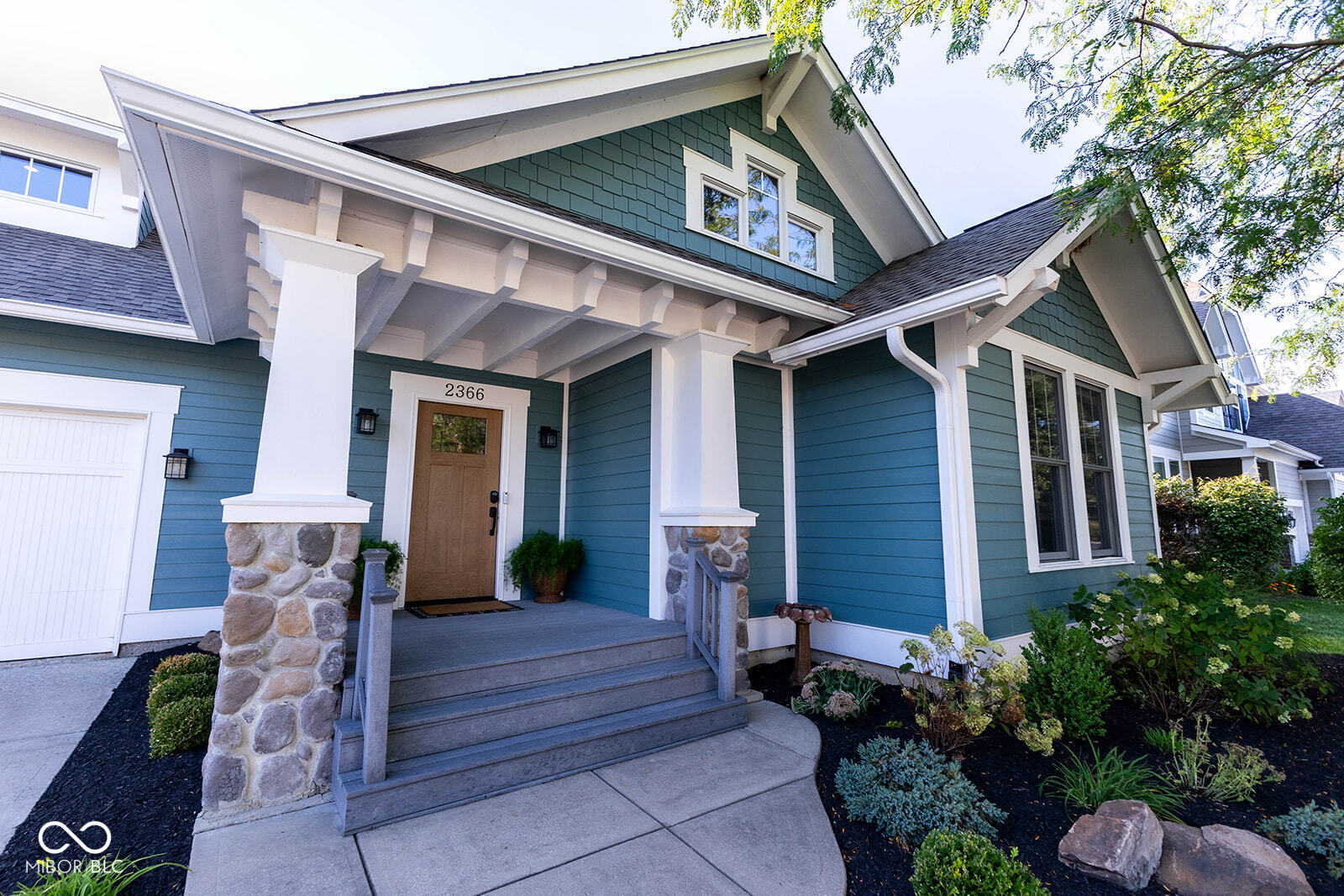 Photo 4 of Sale Pending at 2366 Woodcreek Xing Blvd, Avon, IN 46123 | MLS# 22126564 | Listing updated on 2026-09-21