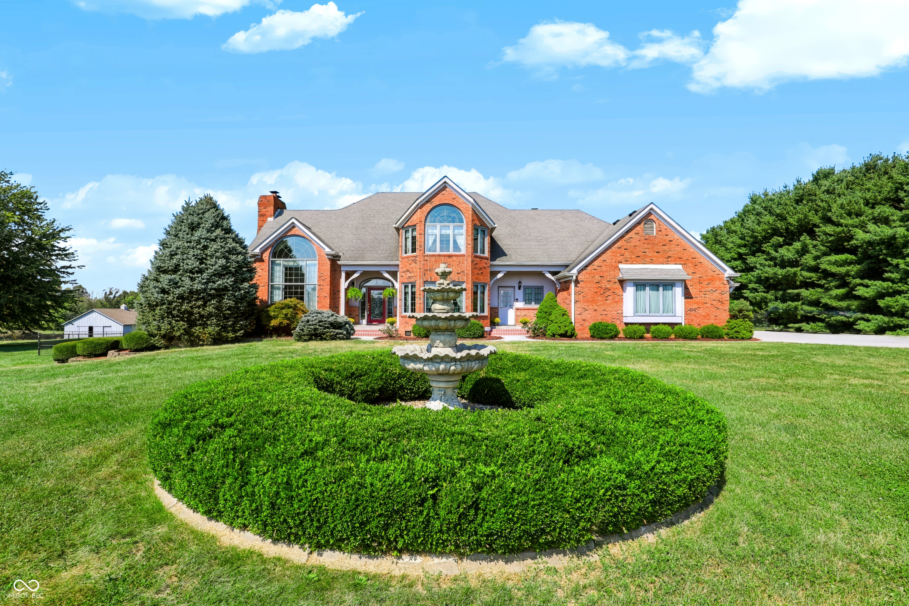 Photo 4 of Sale Pending at 6274 W Stones Xing Rd, Greenwood, IN 46143 | MLS# 22126645 | Listing updated on 2026-09-21