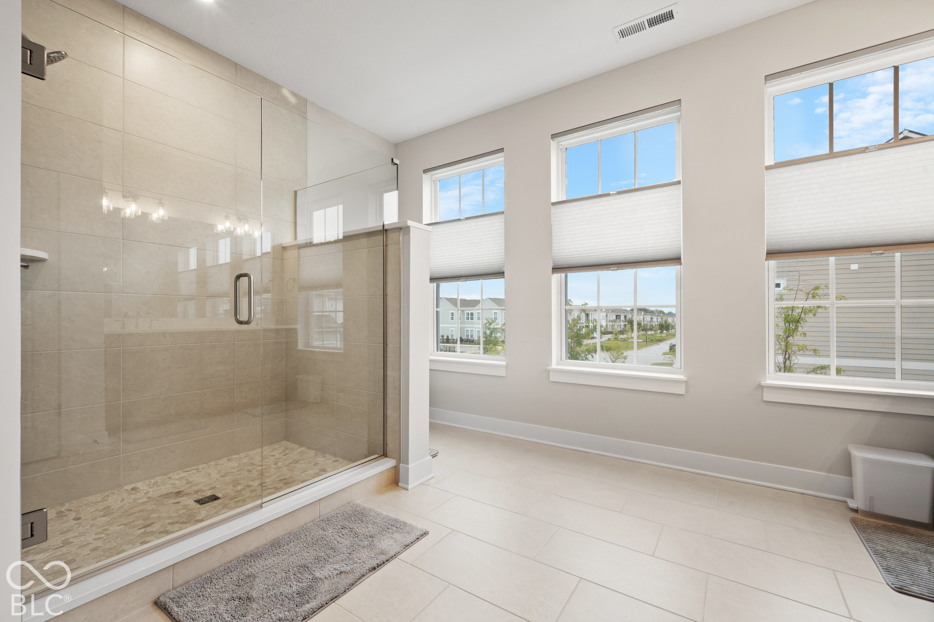 Photo 3 of Single family home for sale at 525 Gilder Dr, Carmel, IN 46032 | MLS# 22127956 | Listing updated on 2026-09-24