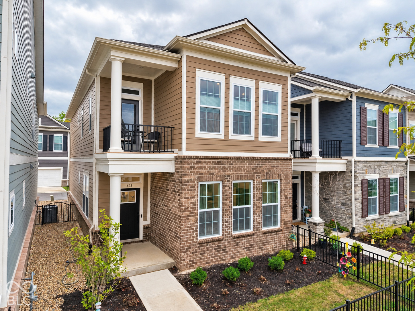 Photo 1 of Single family home for sale at 525 Gilder Dr, Carmel, IN 46032 | MLS# 22127956 | Listing updated on 2026-09-24
