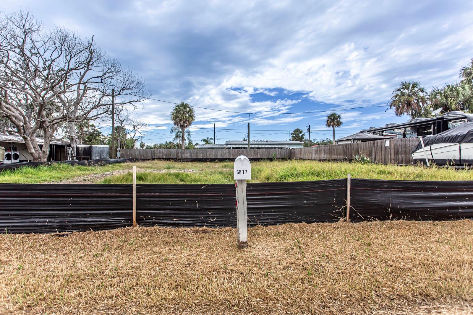 Photo 1 of Land for sale at 6813 Garden Dr, New Port Richey, FL 34652 | MLS# W7880586 | Listing updated on 2026-10-15