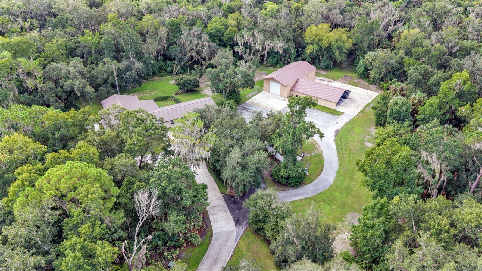 Photo 1 of Single family home for sale at 6400 Forestwood Dr E, Lakeland, FL 33811 | MLS# L4959615 | Listing updated on 2026-09-24