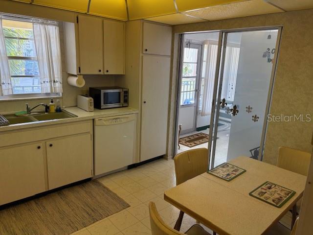 Photo 2 of Condo for sale at 4700 Cove Cir #203, Saint Petersburg, FL 33708 | MLS# TB8487707 | Listing updated on 2026-09-21