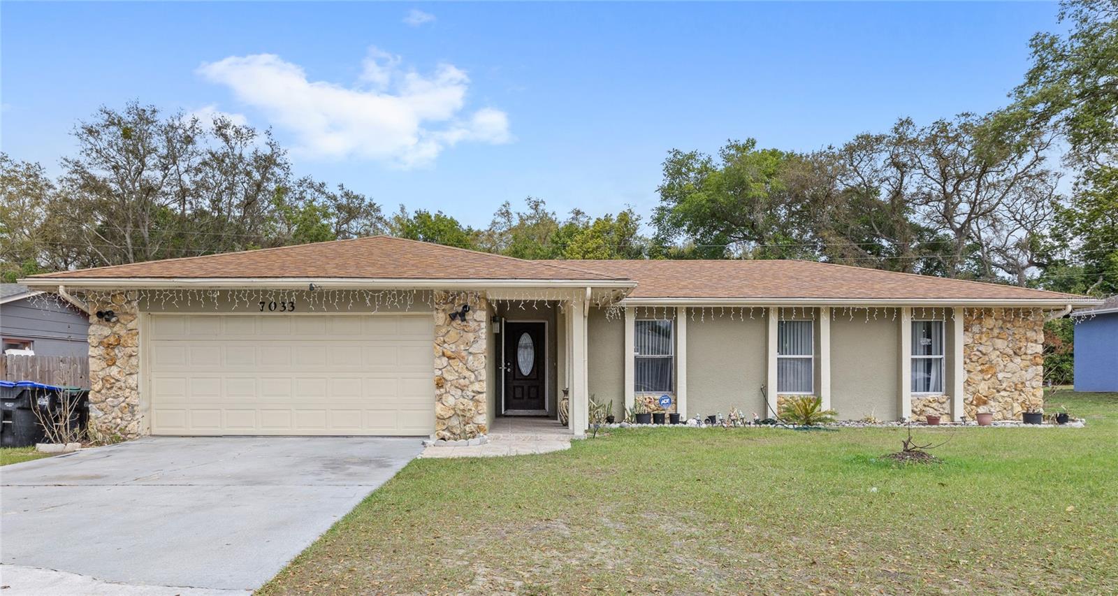 Photo 1 of Single family home for sale at 7033 Tallowtree Ln, Orlando, FL 32835 | MLS# O6393318 | Listing updated on 2026-09-21