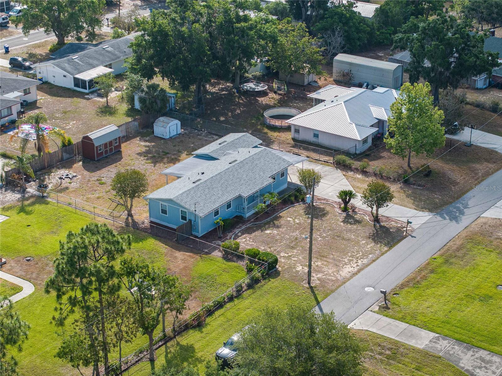 Photo 1 of Single family home for sale at 729 E Lake Ave, Eagle Lake, FL 33839 | MLS# L4962485 | Listing updated on 2026-09-21