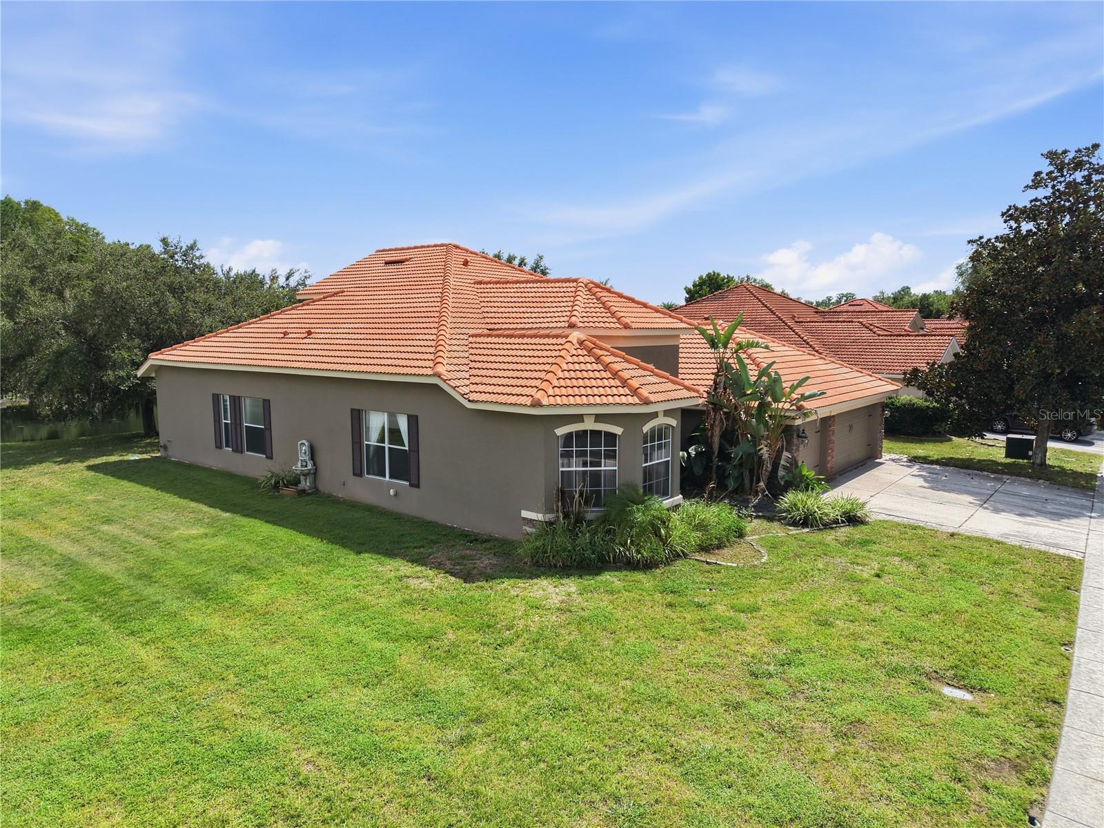 Photo 2 of Single family home for sale at 11530 Oyster Bay Cir, New Port Richey, FL 34654 | MLS# TB8519885 | Listing updated on 2026-10-16