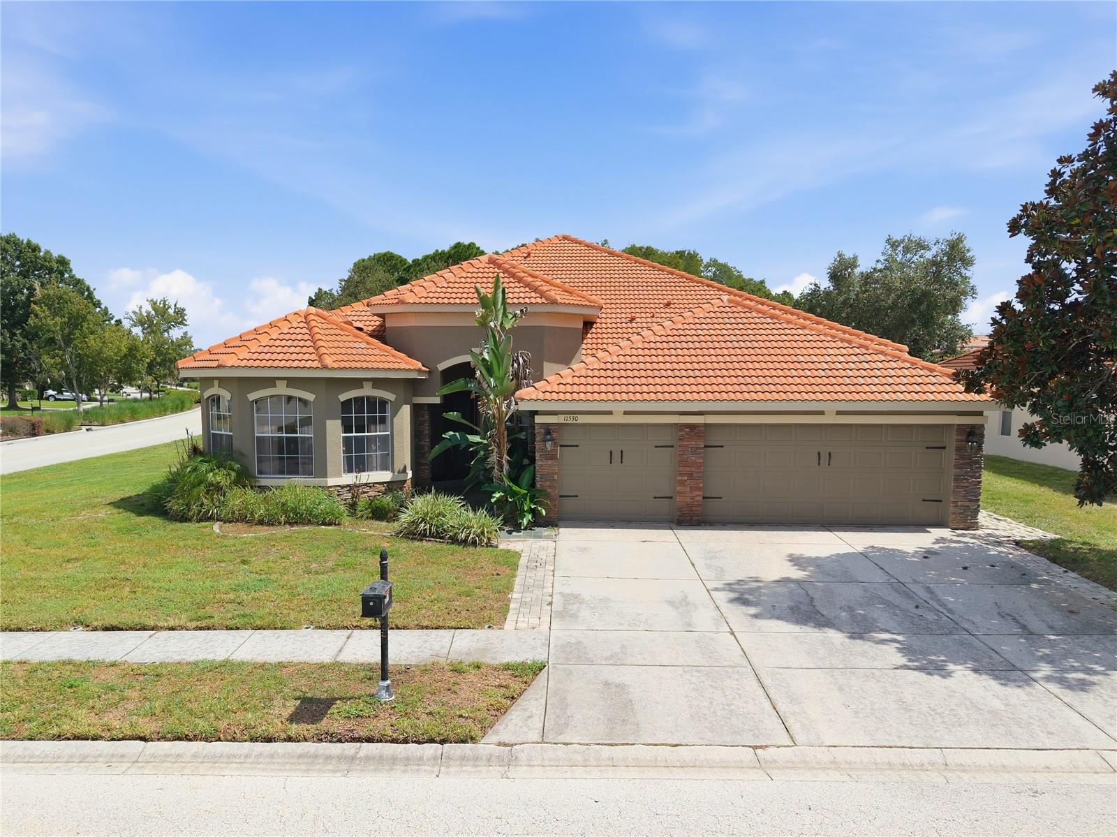 Photo 1 of Single family home for sale at 11530 Oyster Bay Cir, New Port Richey, FL 34654 | MLS# TB8519885 | Listing updated on 2026-10-16