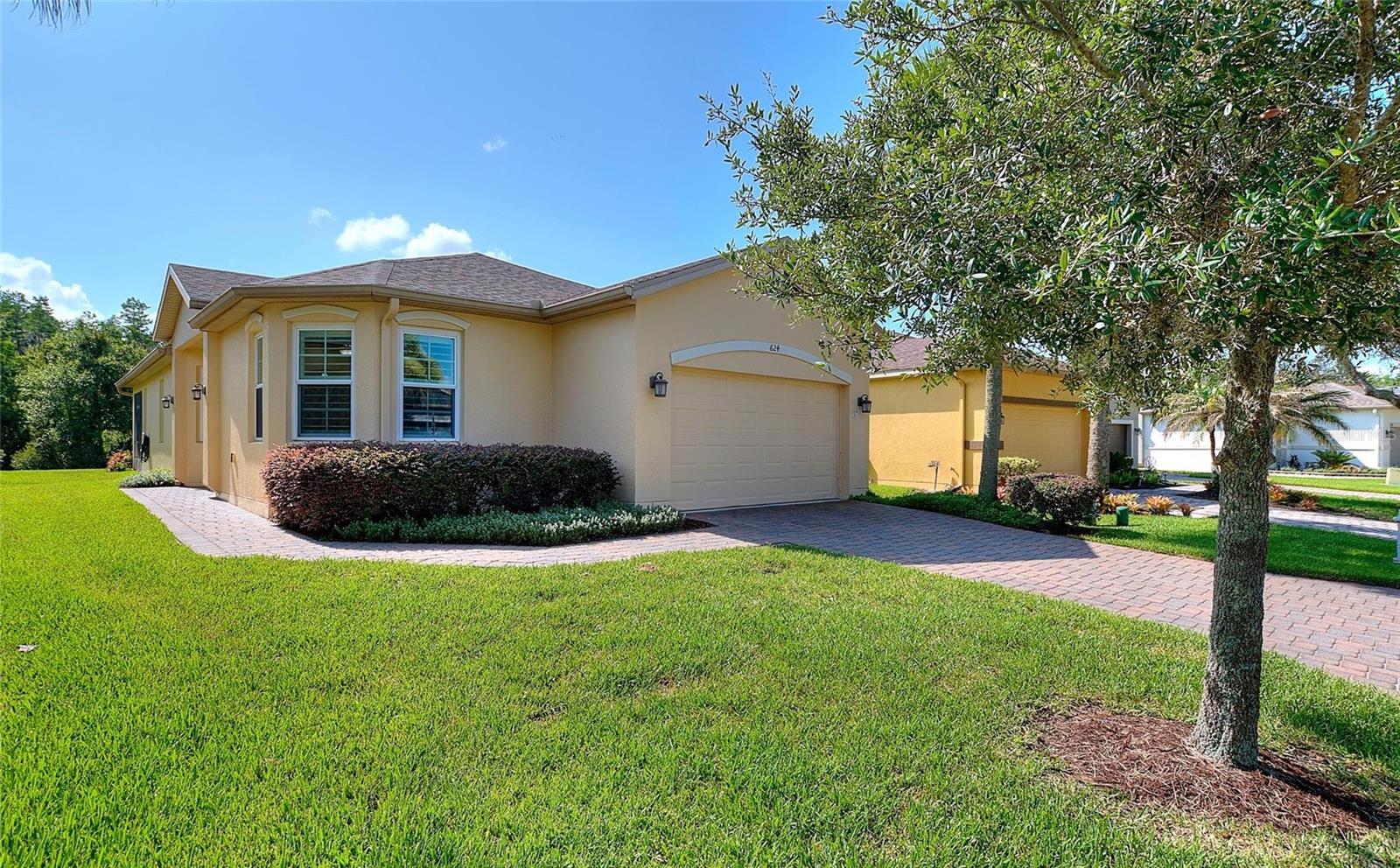 Photo 1 of Single family home for sale at 624 Grand Cnl Dr, Kissimmee, FL 34759 | MLS# S5152638 | Listing updated on 2026-09-21