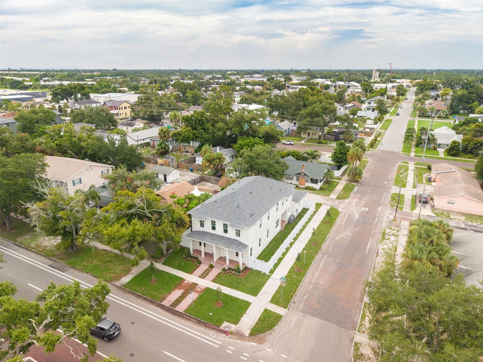 Photo 4 of Single family home for sale at 2460 1st Avenue S, St Petersburg, FL 33712 | MLS# TB8526891 | Listing updated on 2026-09-21