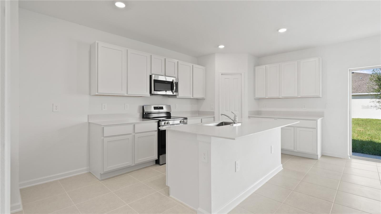 Photo 3 of Sale Pending at 2469 Hallow Garden Rd, Eustis, FL 32726 | MLS# O6423818 | Listing updated on 2026-09-21