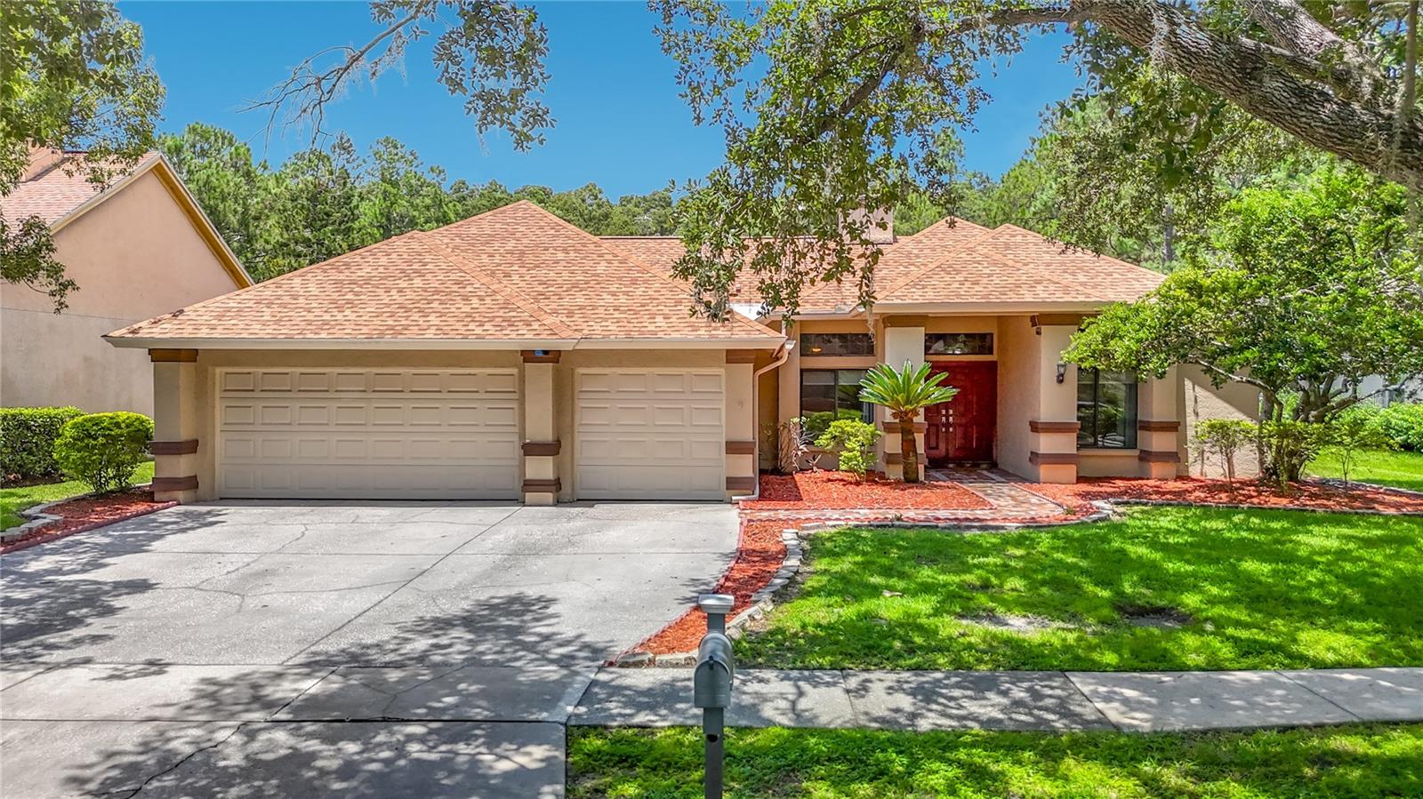Photo 1 of Single family home for sale at 16040 Penwood Dr, Tampa, FL 33647 | MLS# TB8532133 | Listing updated on 2026-10-15