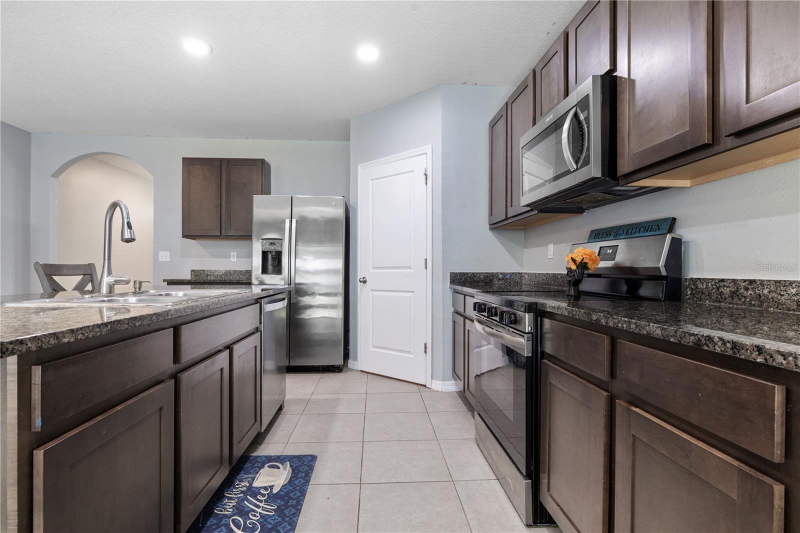 Photo 4 of Single family home for sale at 9210 Watolla Dr, Thonotosassa, FL 33592 | MLS# TB8532865 | Listing updated on 2026-09-21