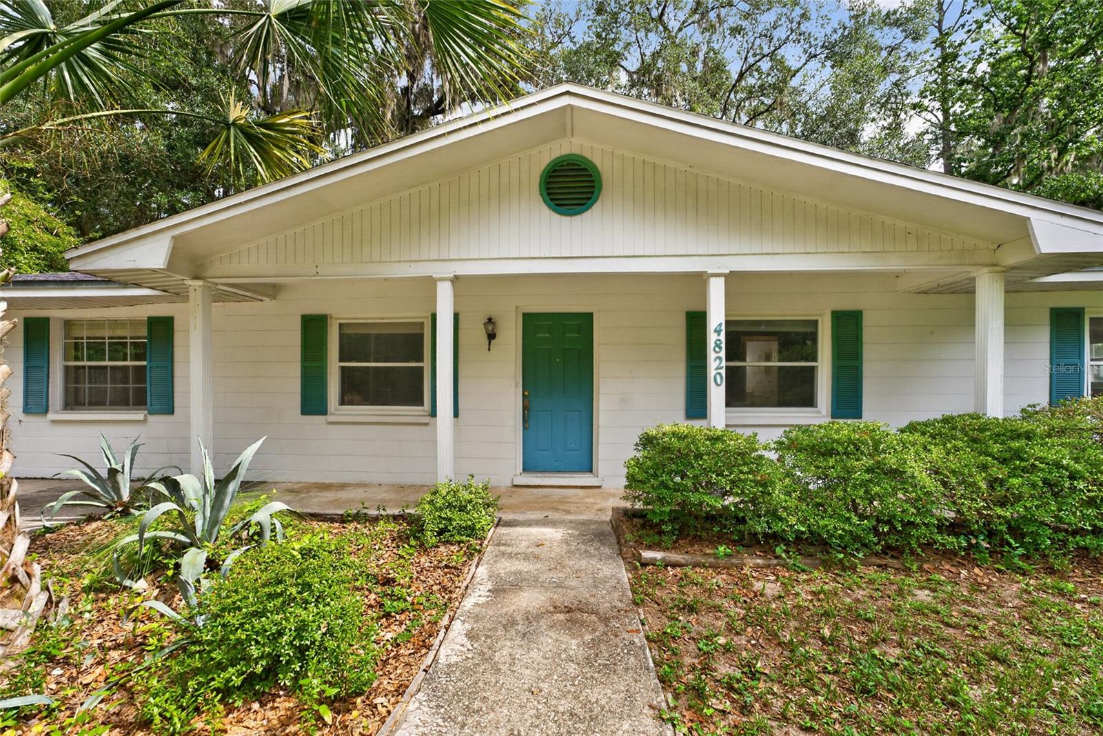 Photo 1 of Sale Pending at 4820 Ne 4th Place, Gainesville, FL 32641 | MLS# GC542284 | Listing updated on 2026-09-21