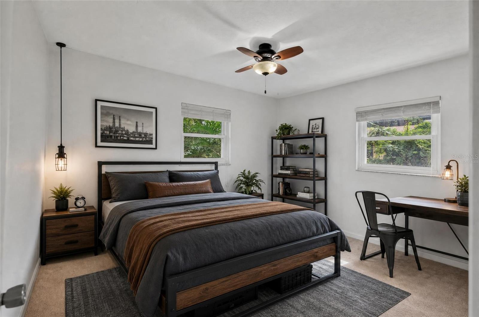 Photo 3 of Sale Pending at 4820 Ne 4th Place, Gainesville, FL 32641 | MLS# GC542284 | Listing updated on 2026-09-21