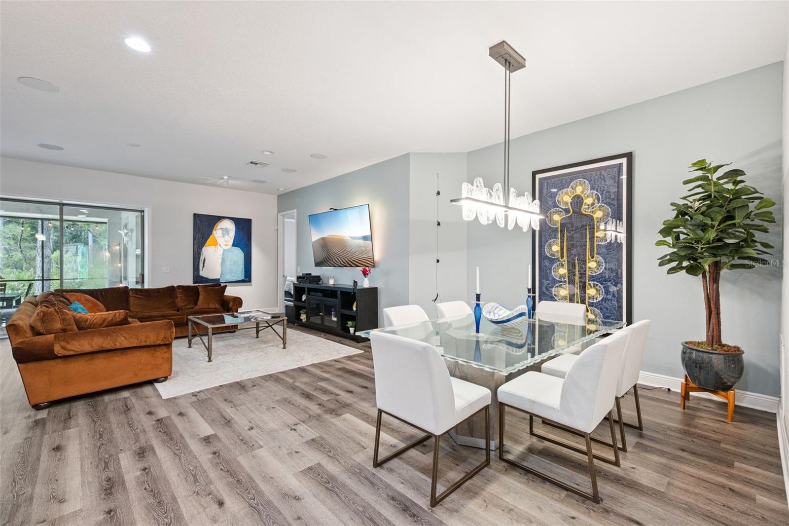 Photo 3 of Single family home for sale at 14156 Alafaya Oak Bnd, Orlando, FL 32828 | MLS# O6430135 | Listing updated on 2026-09-21