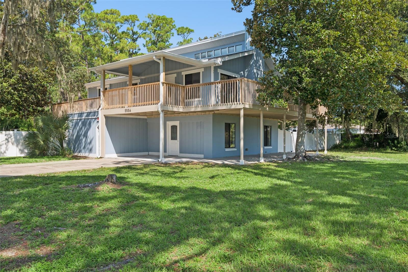 Photo 1 of Sale Pending at 5556 S Lancewood Cir, Port Orange, FL 32127 | MLS# O6431372 | Listing updated on 2026-09-21