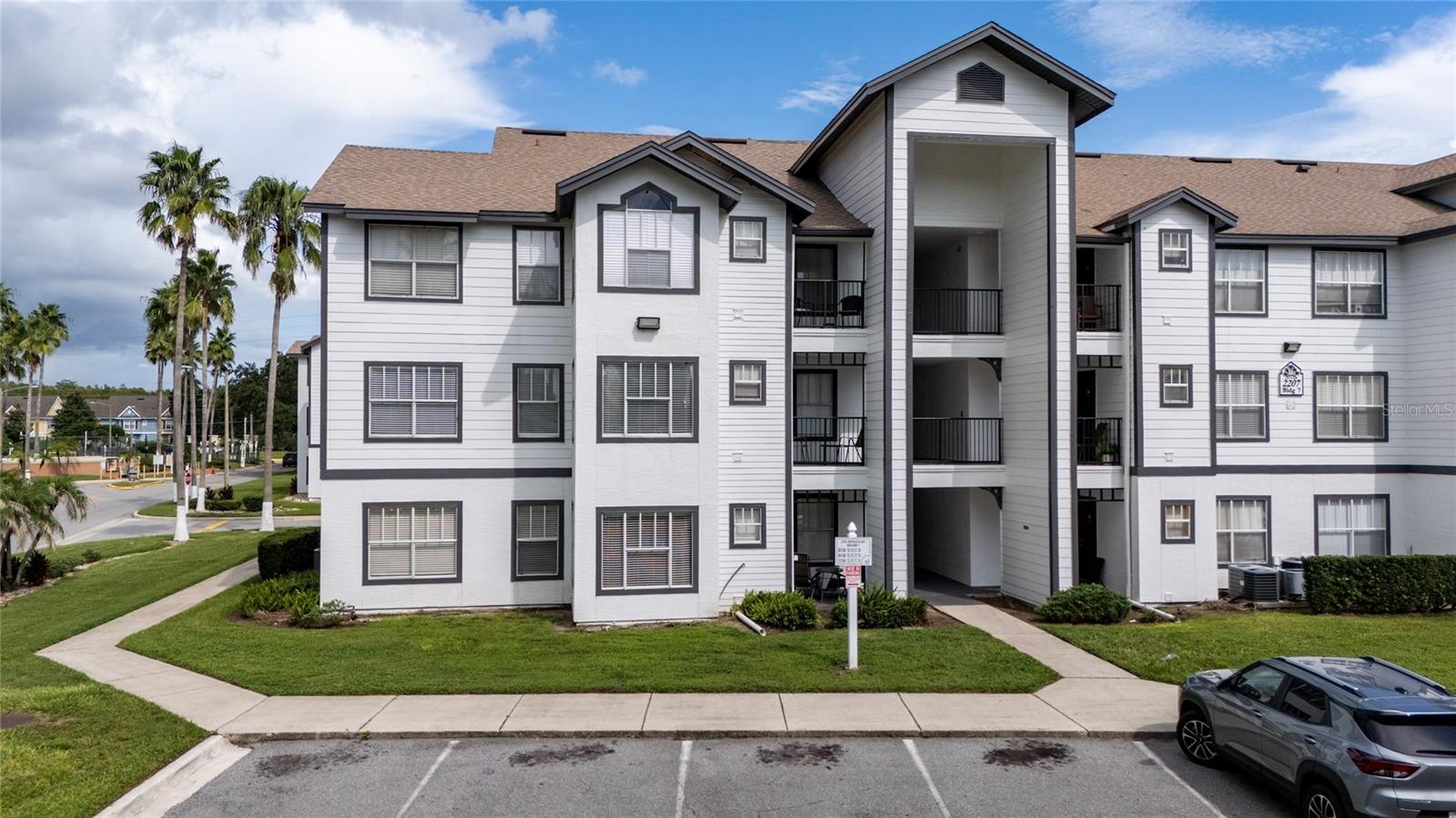 Photo 2 of Condo for sale at 2207 Antigua Pl #715, Kissimmee, FL 34741 | MLS# S5155294 | Listing updated on 2026-09-21