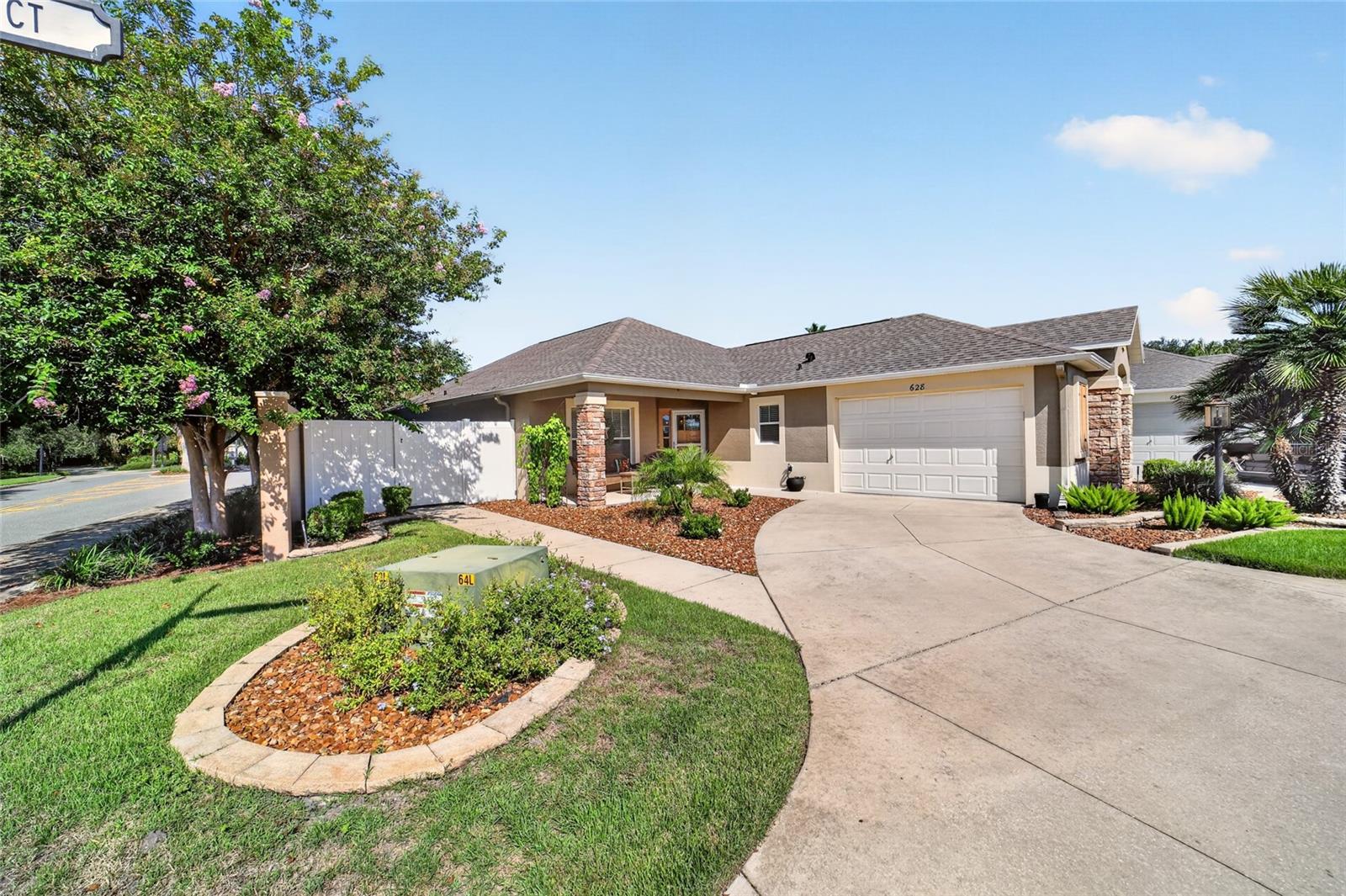 Photo 4 of House for sale at 628 Bermudez Ct, The Villages, FL 32162 | MLS# G5116278 | Listing updated on 2026-09-21