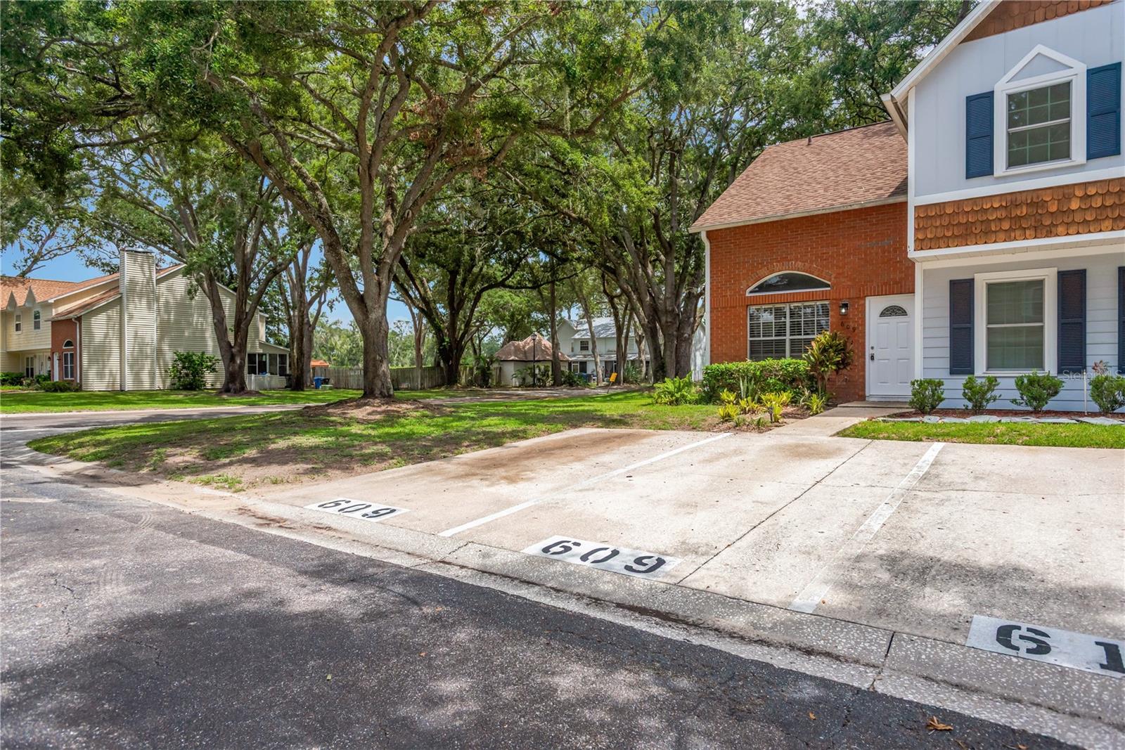 Photo 1 of Townhouse for sale at 609 Saint Henry Dr, Brandon, FL 33511 | MLS# TB8542516 | Listing updated on 2026-09-21
