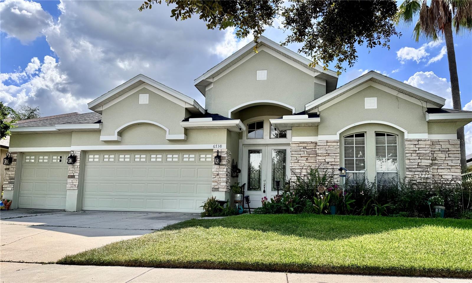 Photo 1 of Single family home for sale at 6738 Vista Park Blvd, Orlando, FL 32829 | MLS# O6440029 | Listing updated on 2026-09-21