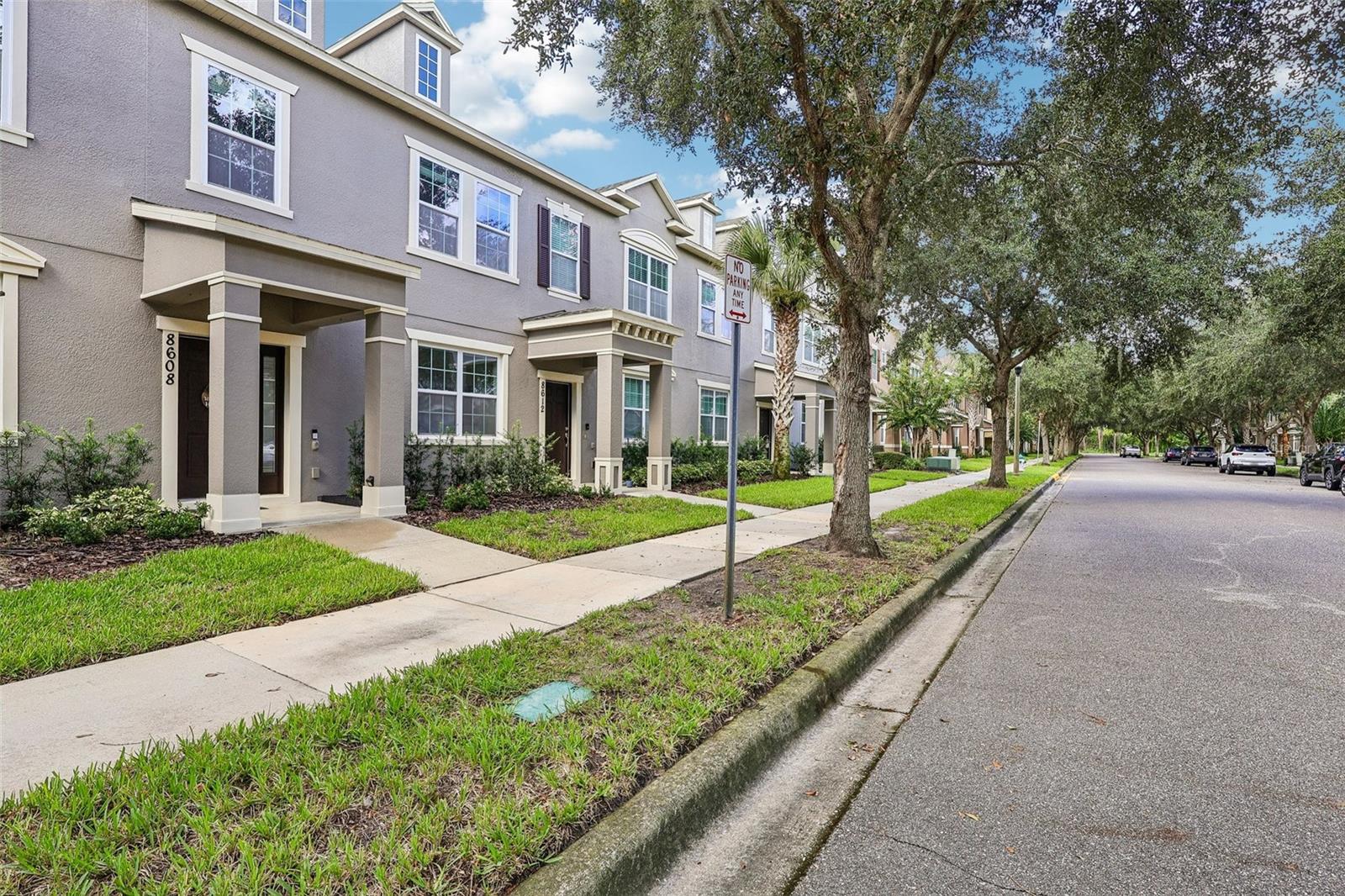Photo 3 of Townhouse for sale at 8608 Brookvale Dr, Windermere, FL 34786 | MLS# S5157627 | Listing updated on 2026-09-24