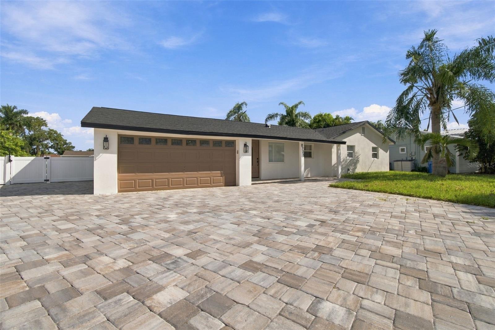 Photo 3 of Single family home for sale at 8725 Thornwood Ln, Tampa, FL 33615 | MLS# TB8549305 | Listing updated on 2026-09-21