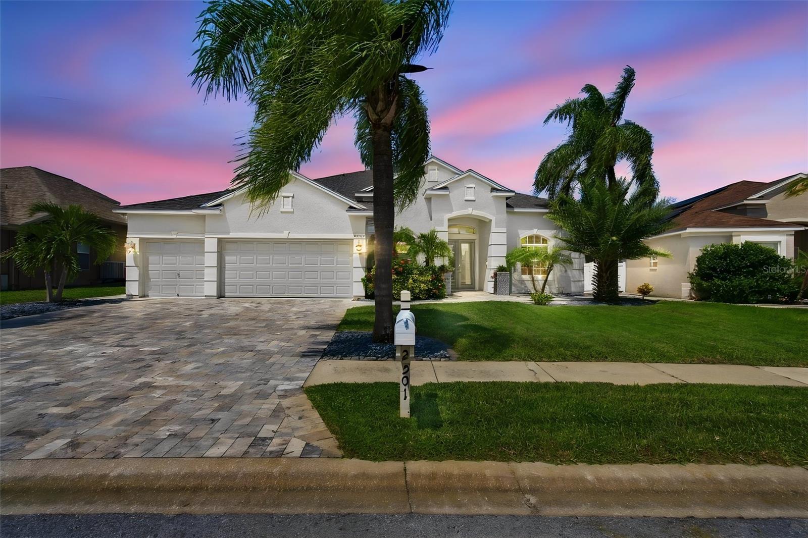 Photo 2 of Single family home for sale at 2501 Bay Fld Ct, Holiday, FL 34691 | MLS# TB8549523 | Listing updated on 2026-09-21