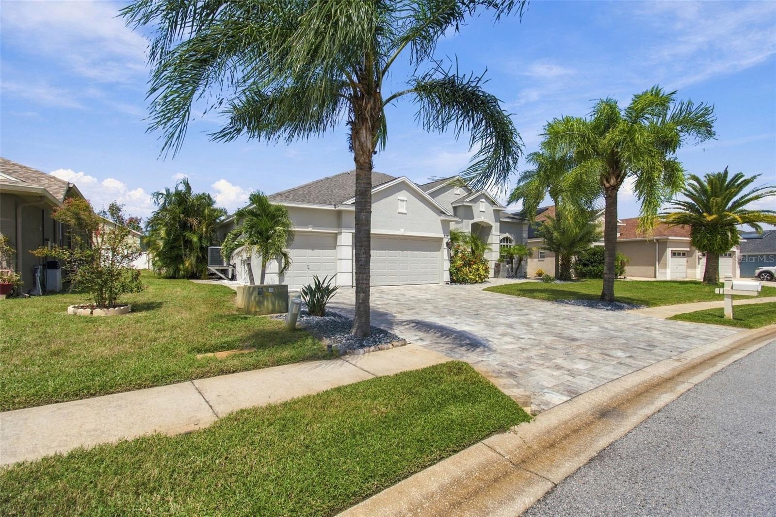 Photo 3 of Single family home for sale at 2501 Bay Fld Ct, Holiday, FL 34691 | MLS# TB8549523 | Listing updated on 2026-09-21
