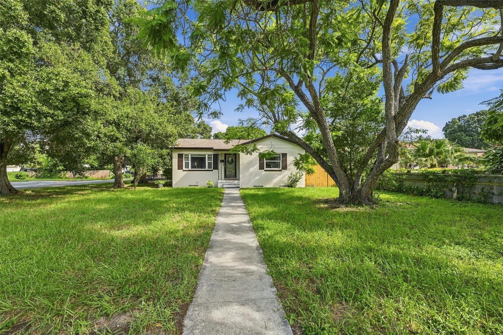 Photo 1 of Sale Pending at 2495 34th Avenue N, Saint Petersburg, FL 33713 | MLS# TB8549574 | Listing updated on 2026-09-21