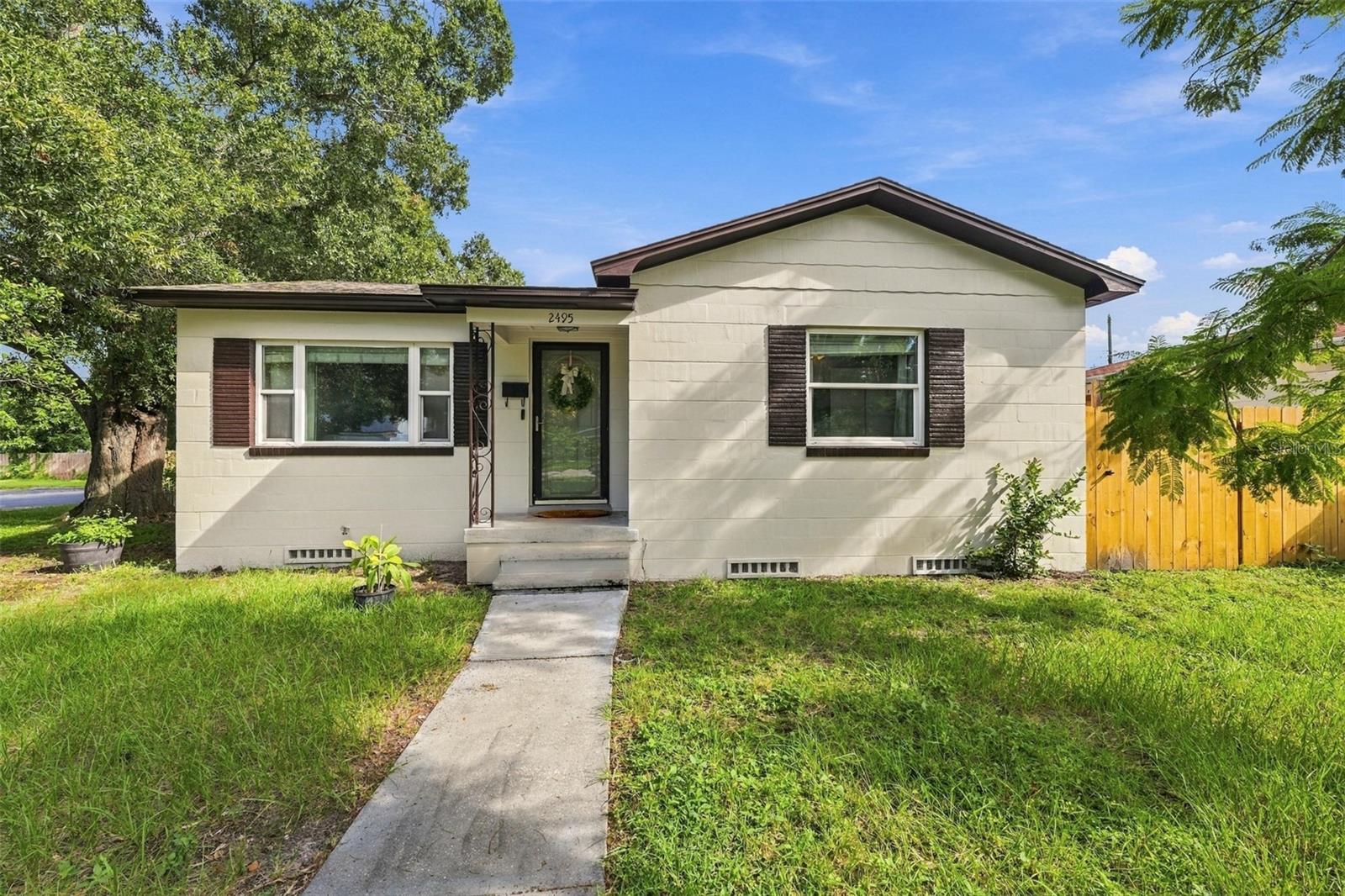 Photo 4 of Sale Pending at 2495 34th Avenue N, Saint Petersburg, FL 33713 | MLS# TB8549574 | Listing updated on 2026-09-21