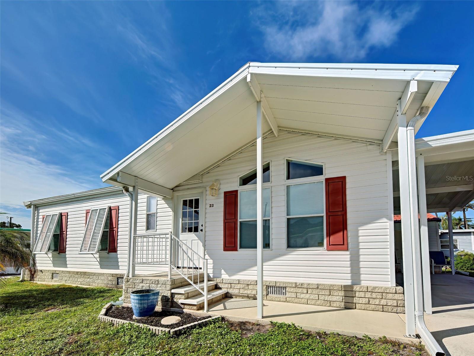 Photo 3 of Manufactured home for sale at 23 Siesta Cir W, Osprey, FL 34229 | MLS# A4706691 | Listing updated on 2026-09-23