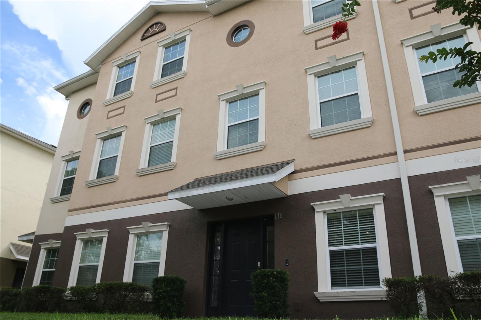 Photo 2 of Townhouse for sale at 10144 Arbor Run Dr #116, Tampa, FL 33647 | MLS# TB8550558 | Listing updated on 2026-09-21