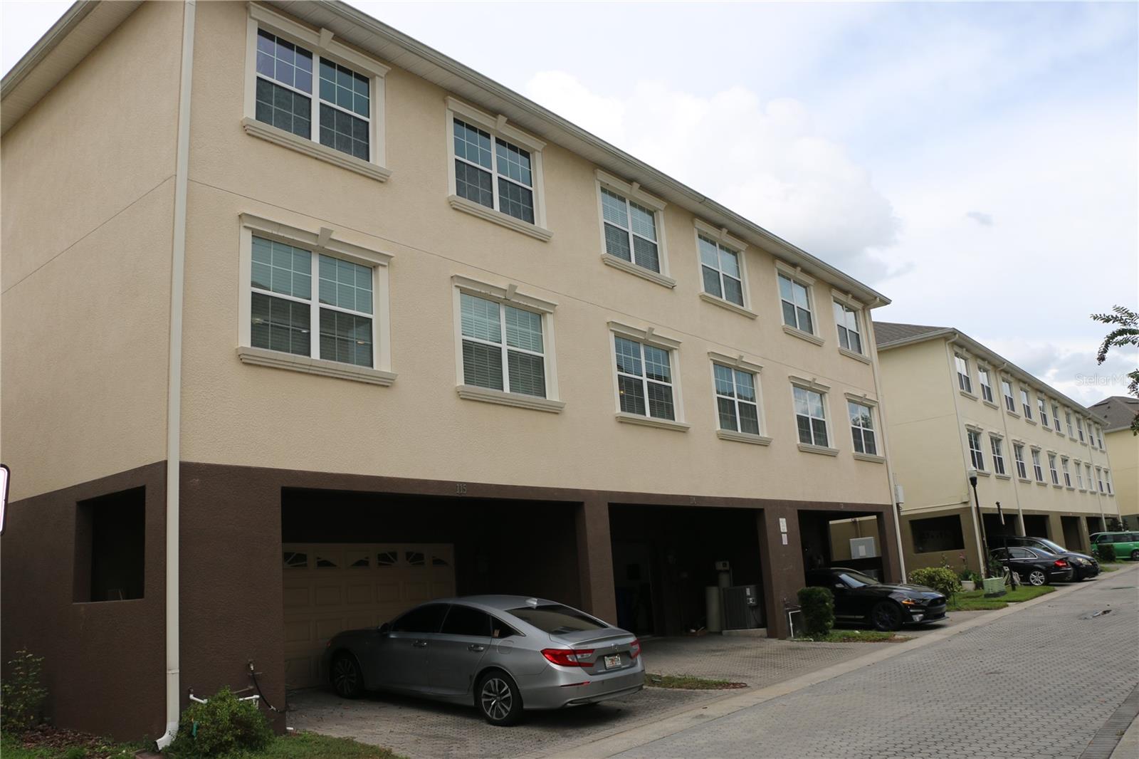Photo 3 of Townhouse for sale at 10144 Arbor Run Dr #116, Tampa, FL 33647 | MLS# TB8550558 | Listing updated on 2026-09-21