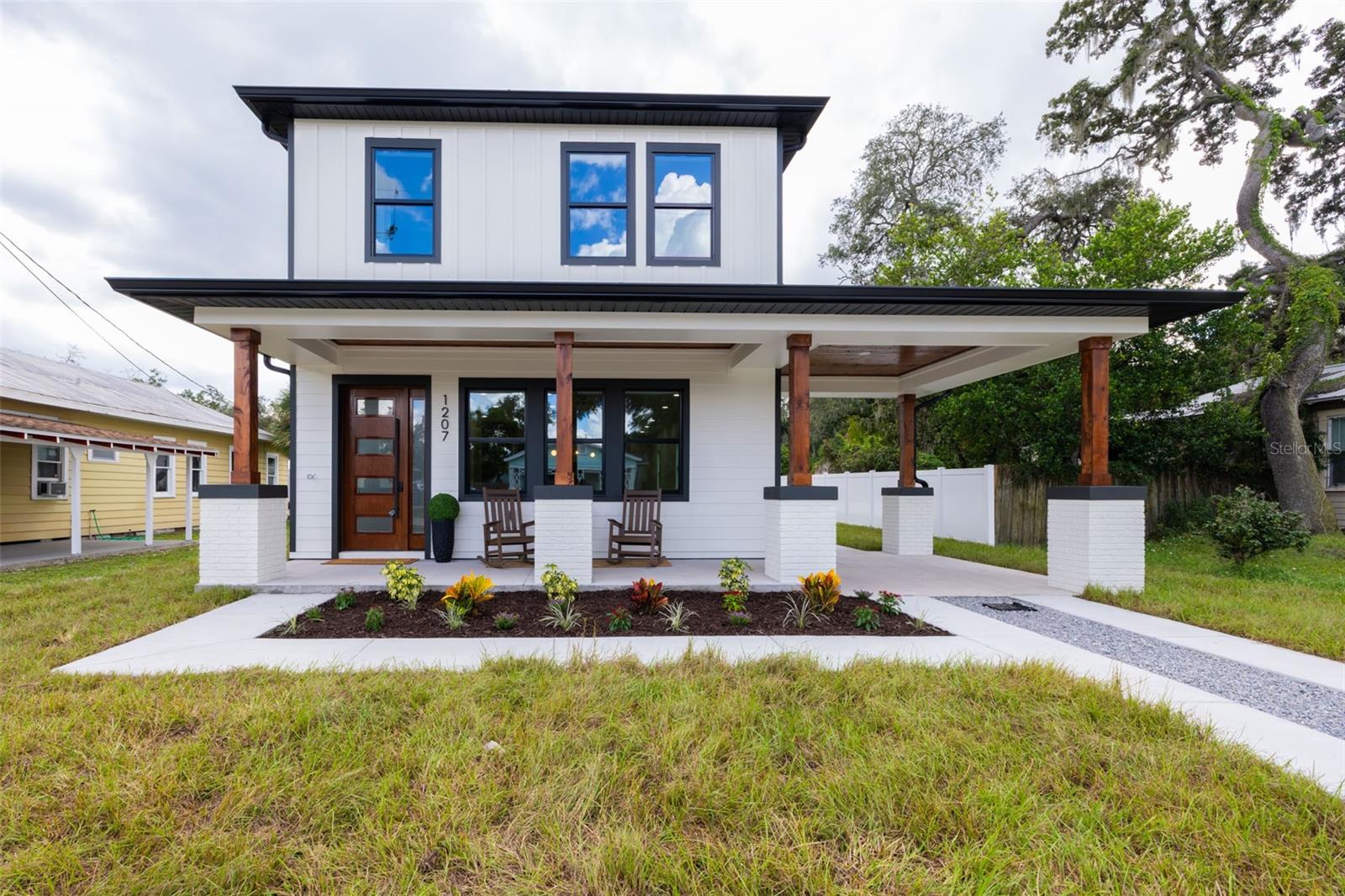 Single family home for sale at 1207 E Ellicott St, Tampa, FL 33603 | MLS# TB8550925 | Listing updated on 2026-09-24