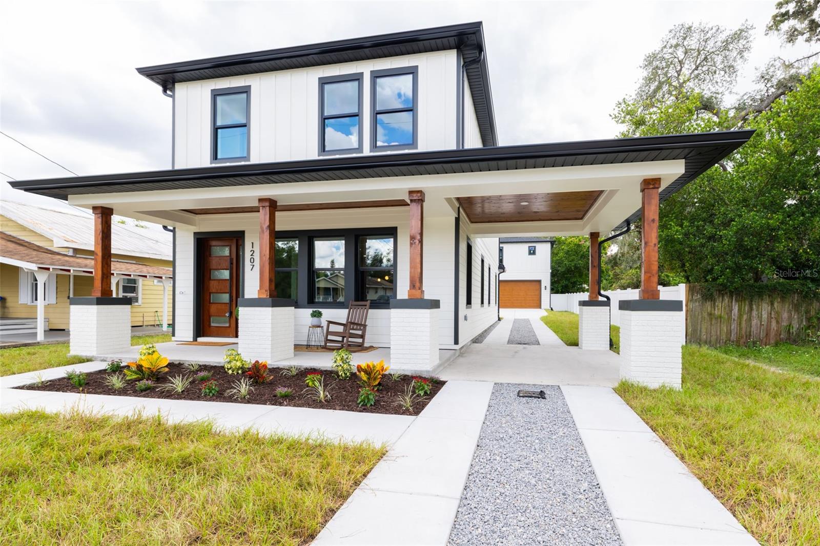 Photo 1 of Single family home for sale at 1207 E Ellicott St, Tampa, FL 33603 | MLS# TB8550925 | Listing updated on 2026-09-24