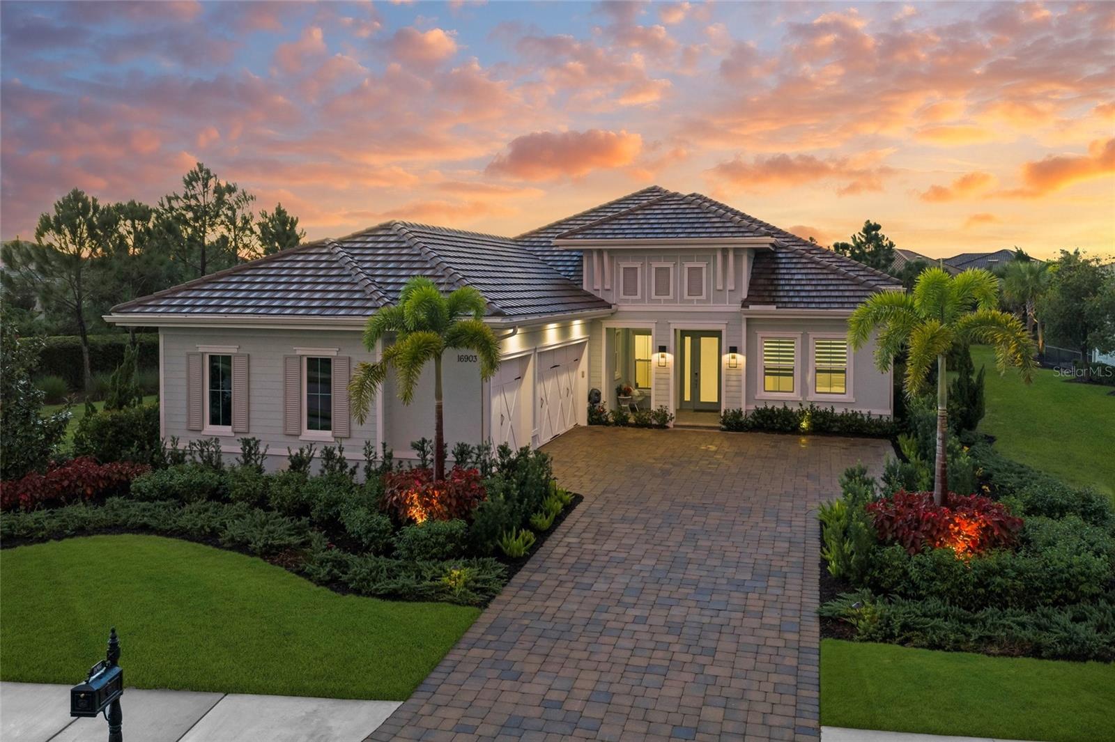 Single family home for sale at 16903 Verona Pl, Bradenton, FL 34202 | MLS# A4707039