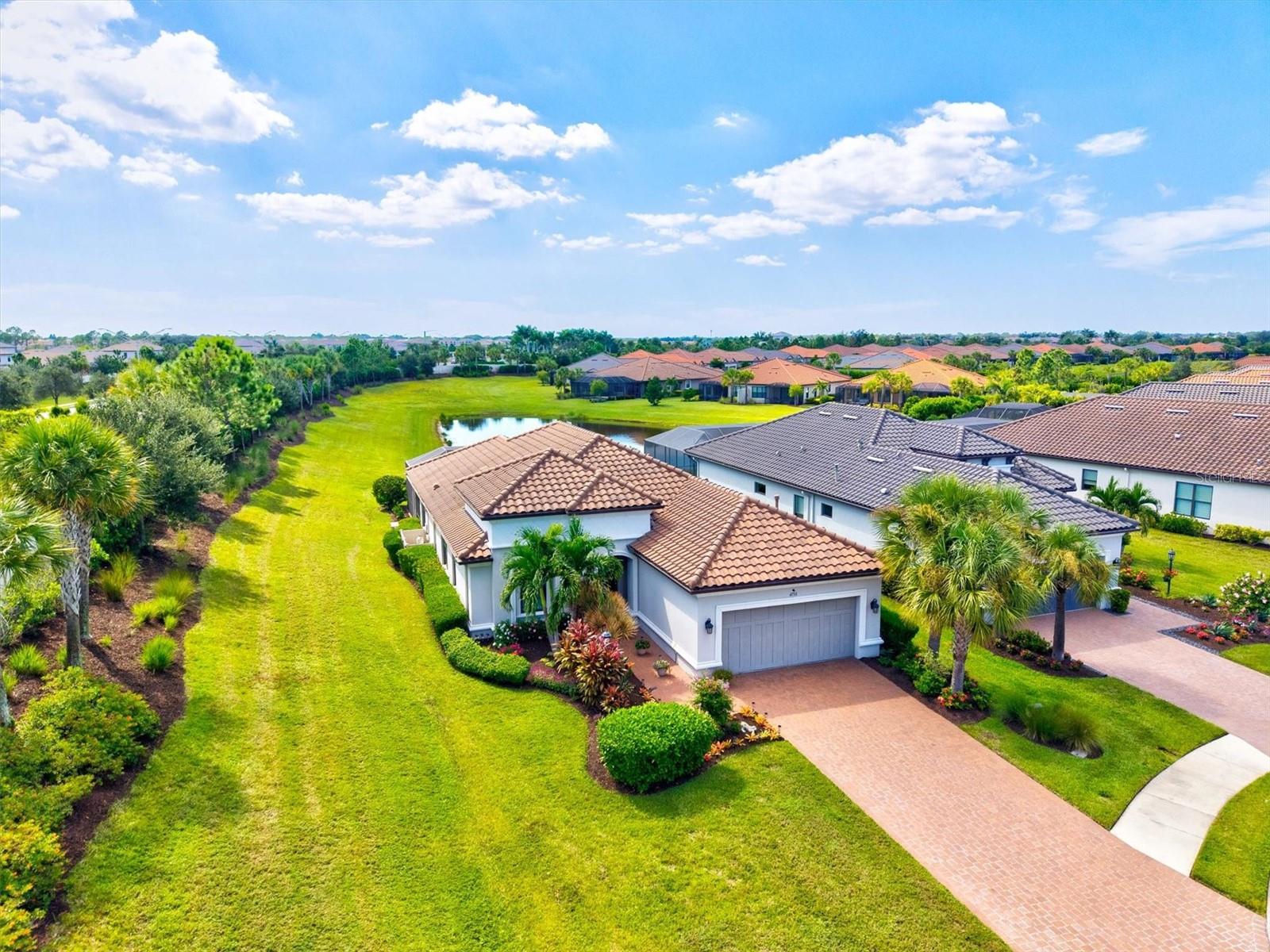Photo 3 of Single family home for sale at 4736 Trento Pl, Bradenton, FL 34211 | MLS# A4707146 | Listing updated on 2026-09-29