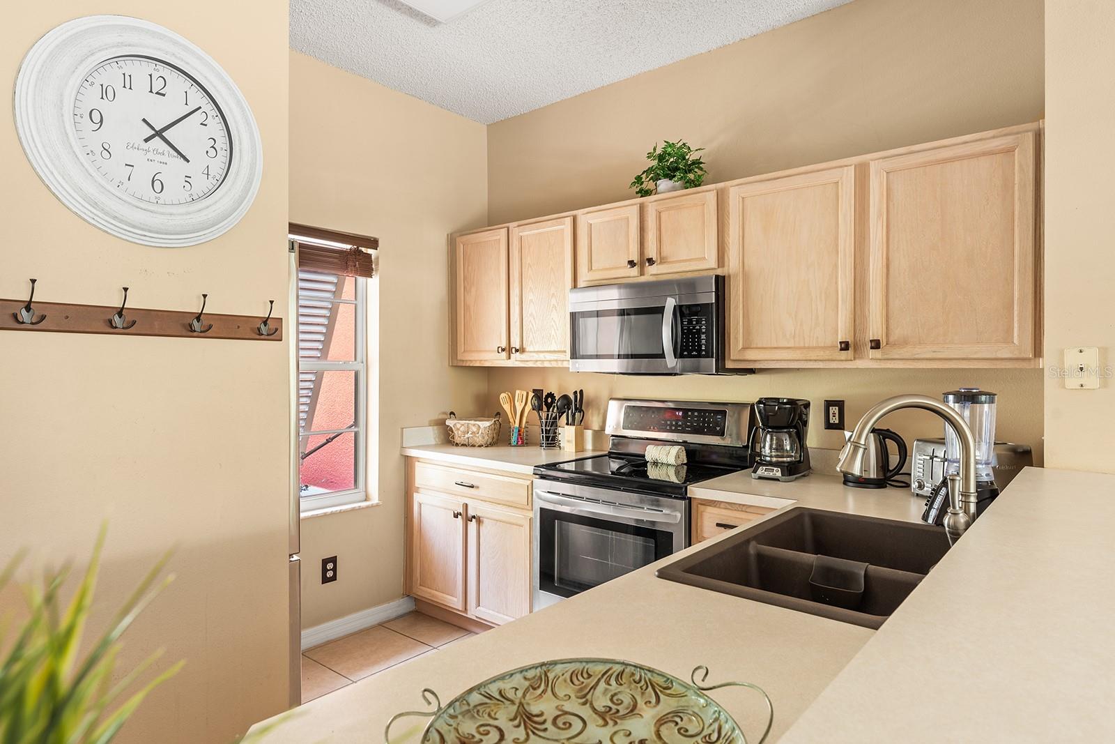 Photo 2 of Townhouse for sale at 2782 Sun Key Pl, Kissimmee, FL 34747 | MLS# O6444252 | Listing updated on 2026-09-23