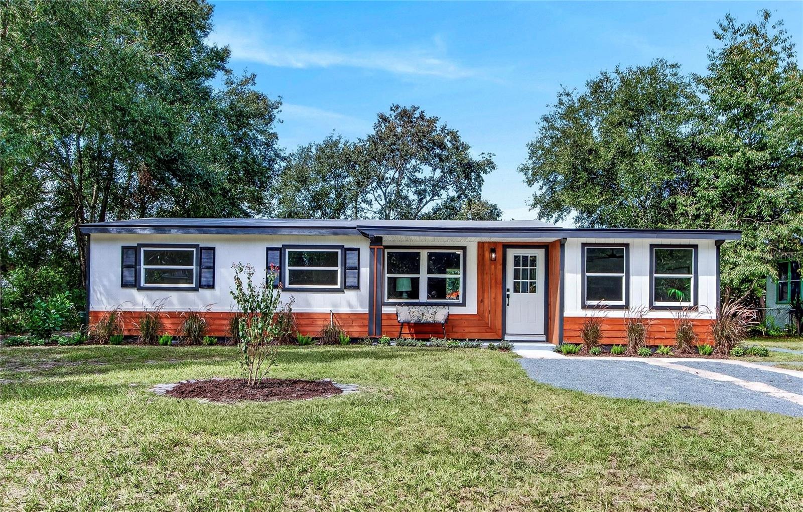 Photo 1 of Single family home for sale at 2426 S Laurel Ave, Sanford, FL 32771 | MLS# O6446523 | Listing updated on 2026-10-09