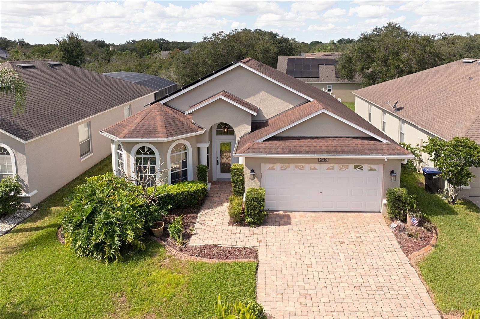 Photo 2 of Single family home for sale at 2410 Siward Ave, Orlando, FL 32828 | MLS# O6450659 | Listing updated on 2026-10-23