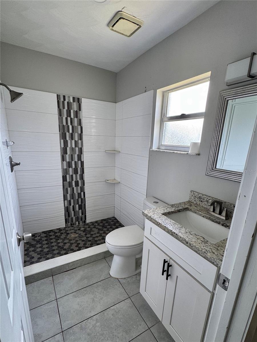 Photo 4 of Single family home for sale at 911 Exmoor Way, Lake Wales, FL 33853 | MLS# O6451916 | Listing updated on 2026-10-24