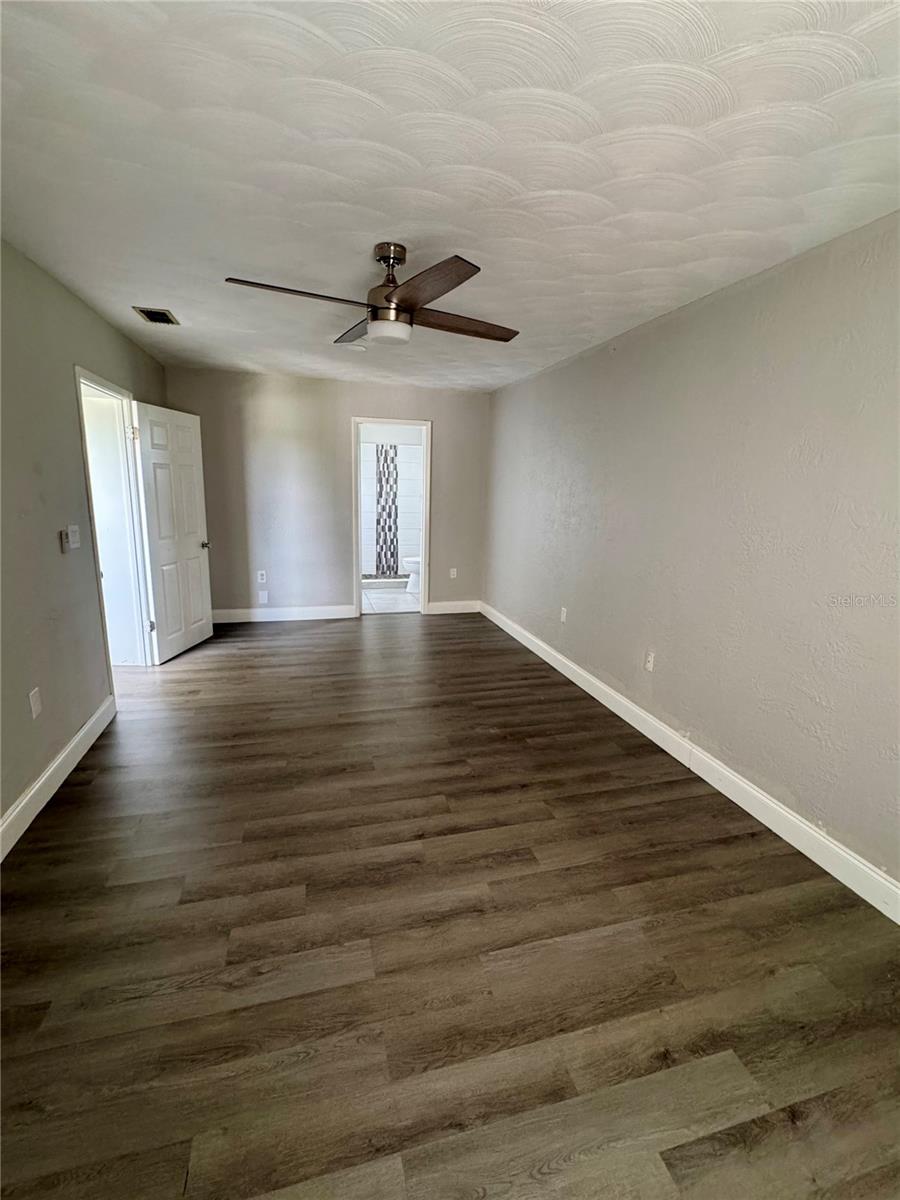 Photo 3 of Single family home for sale at 911 Exmoor Way, Lake Wales, FL 33853 | MLS# O6451916 | Listing updated on 2026-10-24