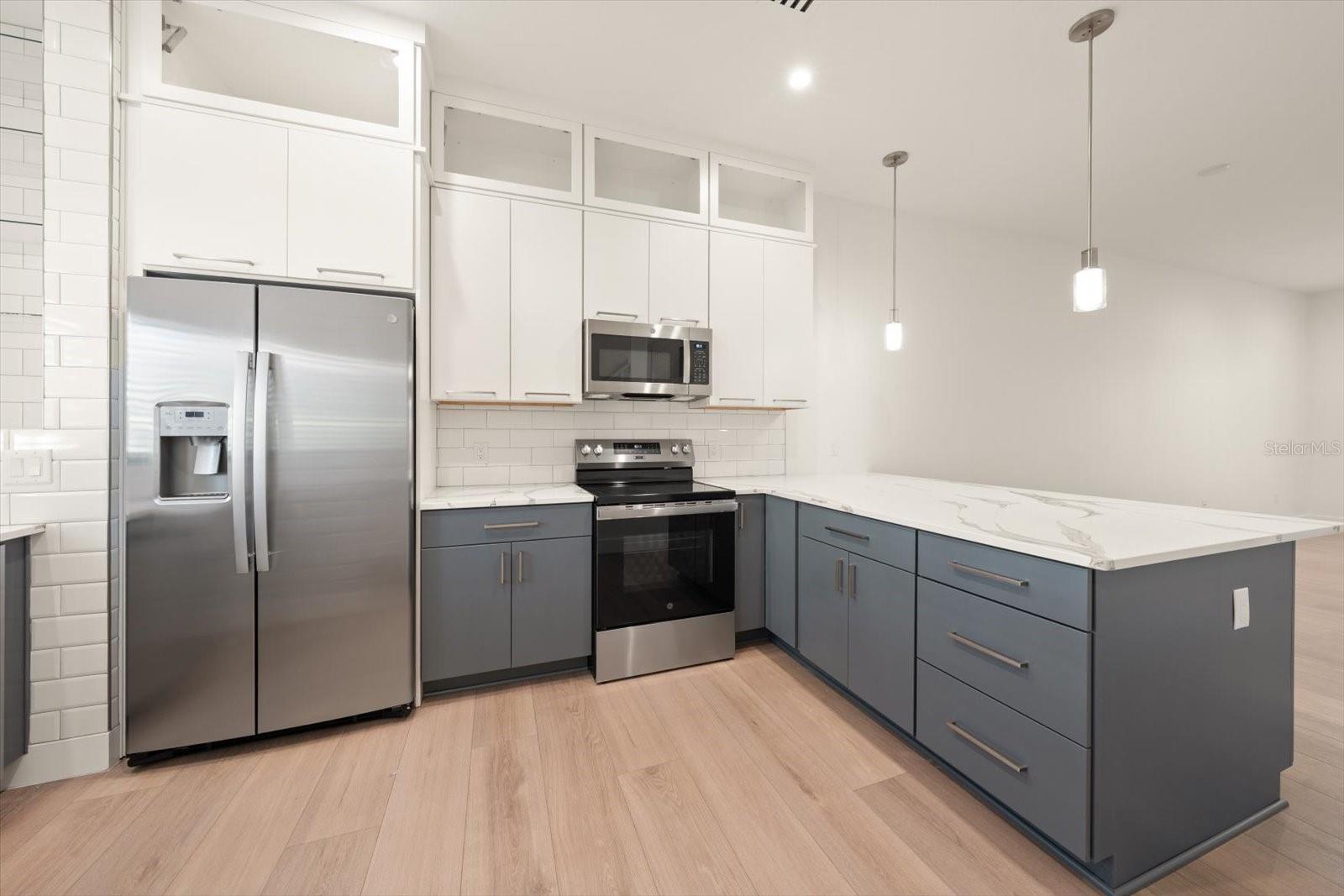Photo 4 of Townhouse for sale at 295 7th Street S, Saint Petersburg, FL 33701 | MLS# TB8560677 | Listing updated on 2026-10-24