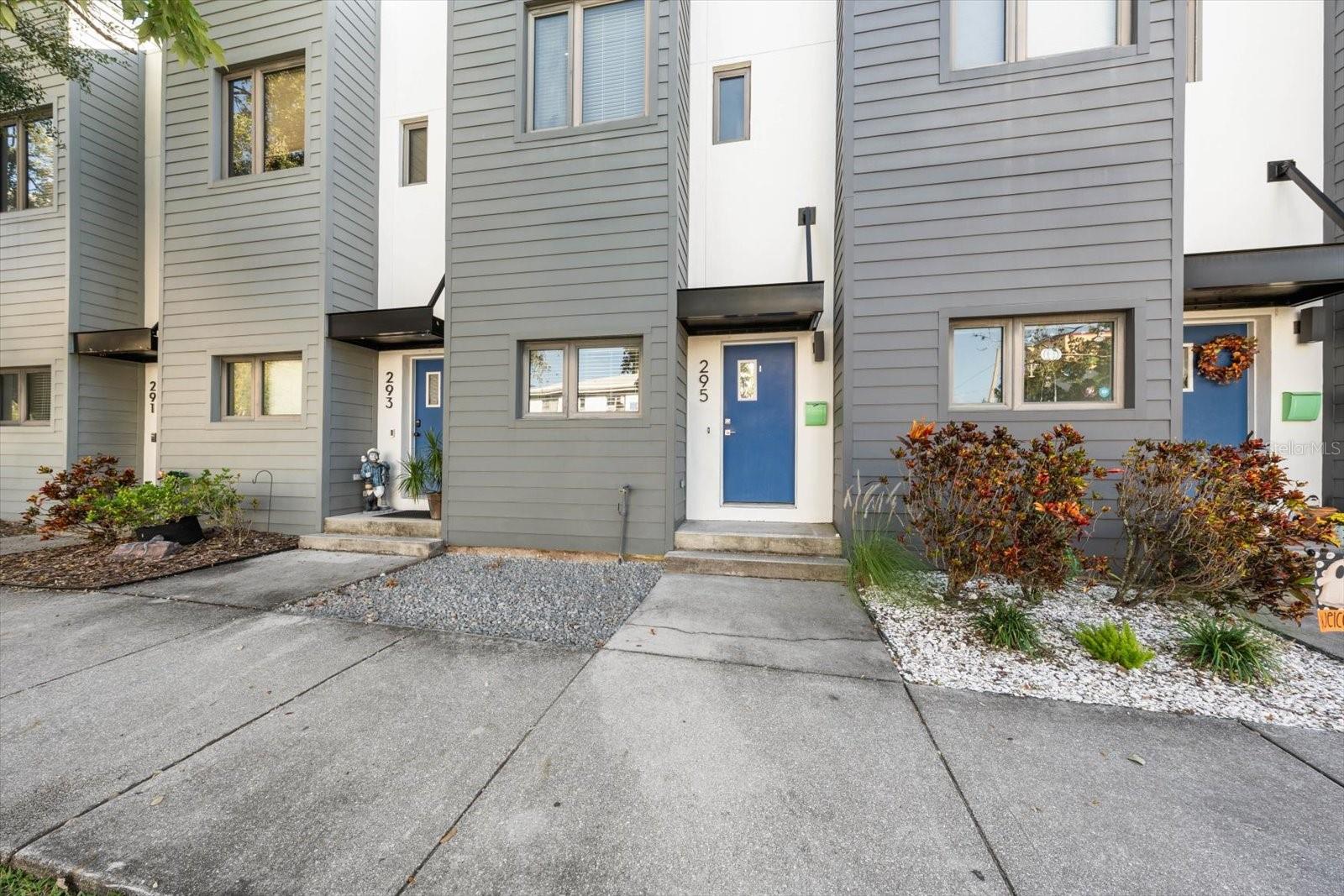Photo 2 of Townhouse for sale at 295 7th Street S, Saint Petersburg, FL 33701 | MLS# TB8560677 | Listing updated on 2026-10-24