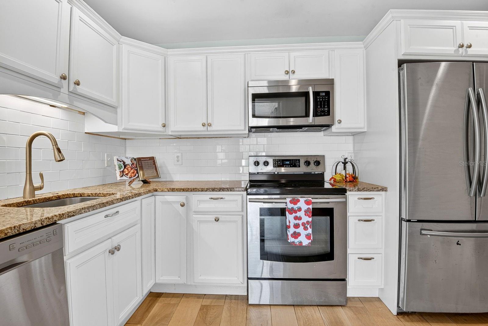 Photo 3 of Single family home for sale at 390 301 Boulevard W #10C, Bradenton, FL 34205 | MLS# A4710526 | Listing updated on 2026-10-23
