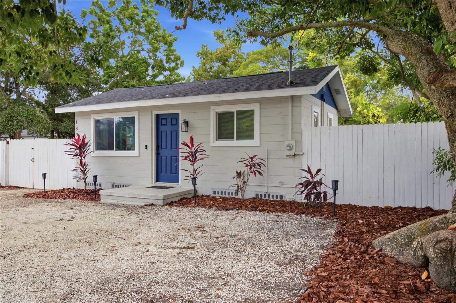 Photo 2 of House for sale at 1807 Douglas Ave, Clearwater, FL 33755 | MLS# A4710548 | Listing updated on 2026-10-26