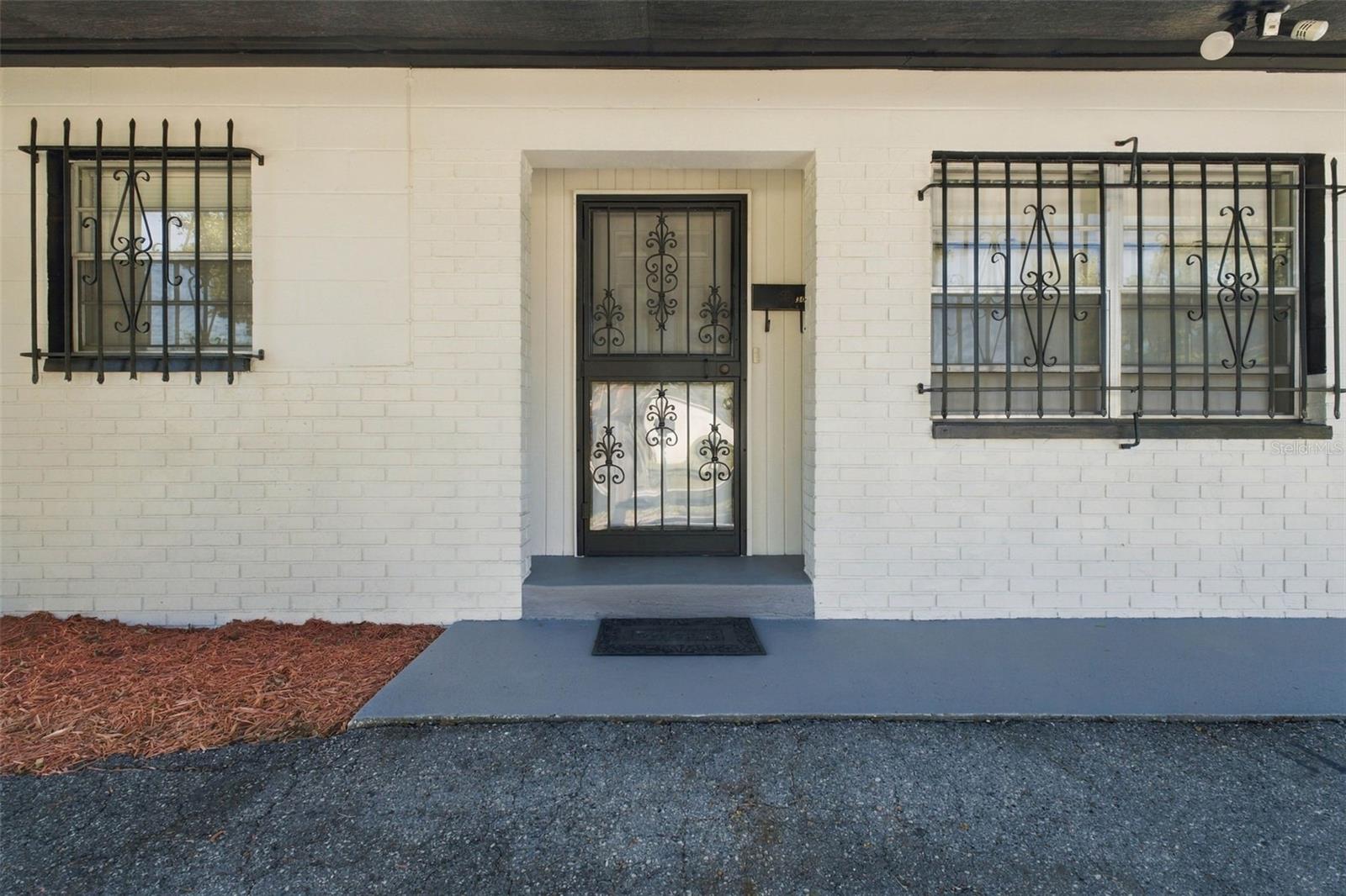Photo 2 of Single family home for sale at 3010 Emerson Ave S, Saint Petersburg, FL 33712 | MLS# TB8561014 | Listing updated on 2026-10-24